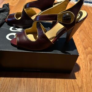 Seychelles heel size 11, purchased in Nashville boutique.